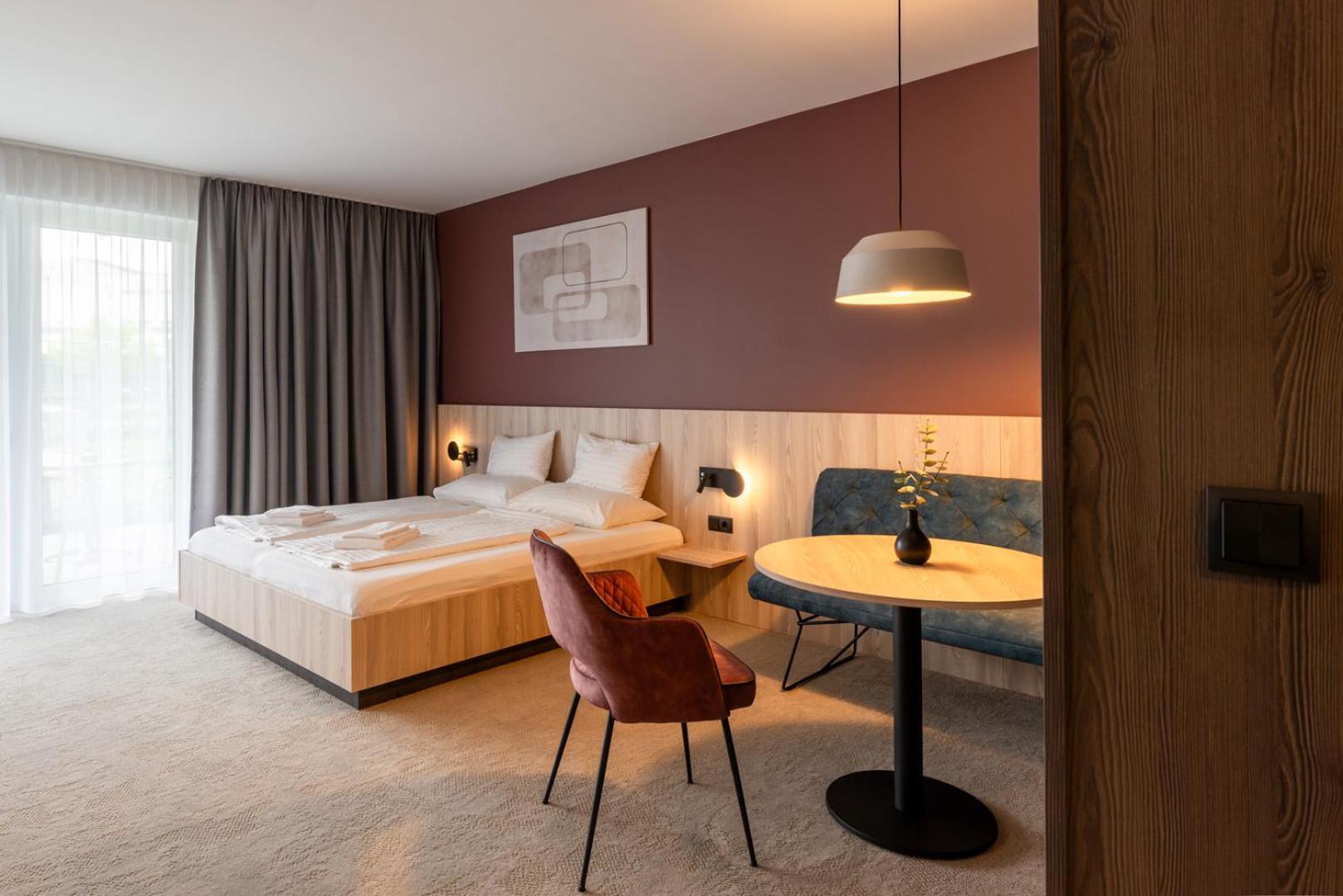Hotel Novapart Stay Smart Велс Екстериор снимка