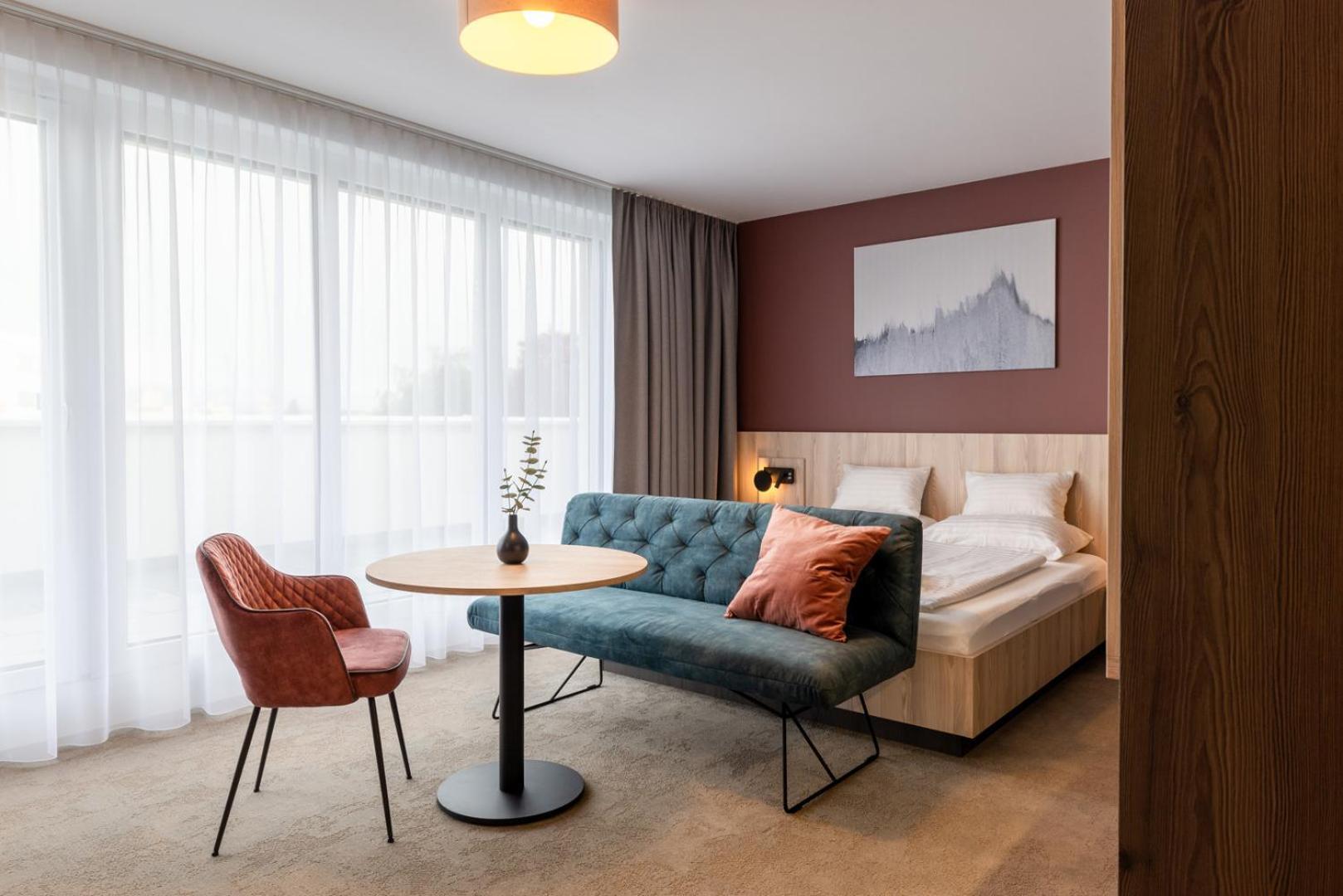 Hotel Novapart Stay Smart Велс Екстериор снимка
