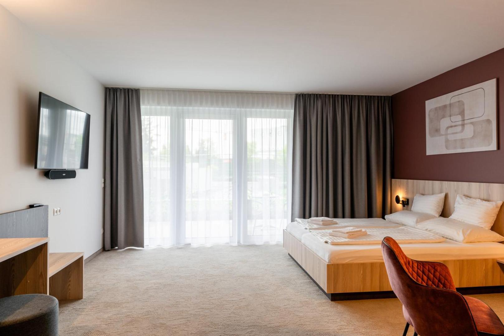 Hotel Novapart Stay Smart Велс Екстериор снимка