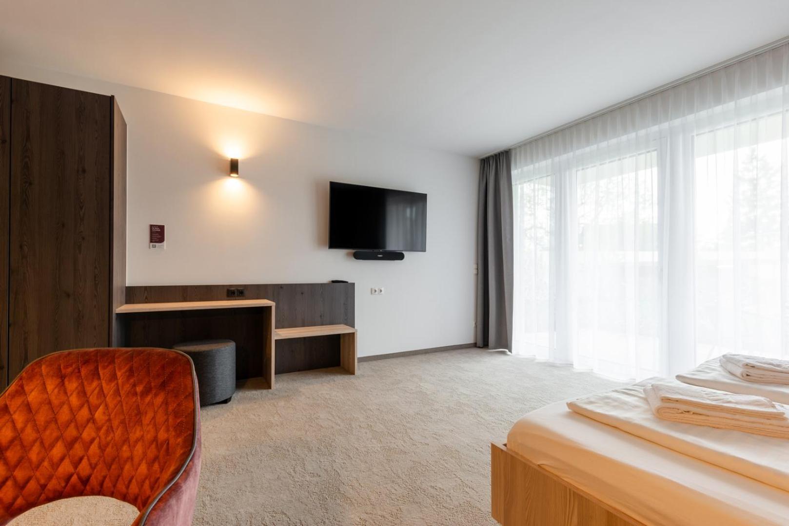 Hotel Novapart Stay Smart Велс Екстериор снимка