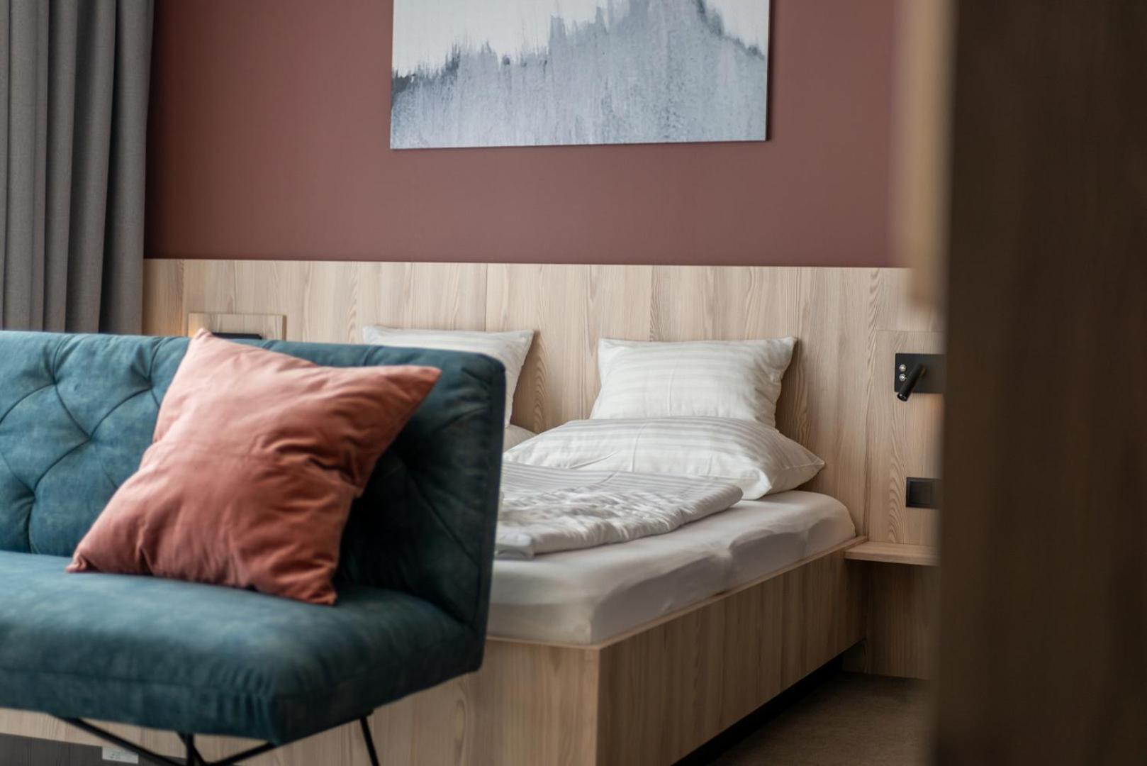 Hotel Novapart Stay Smart Велс Екстериор снимка