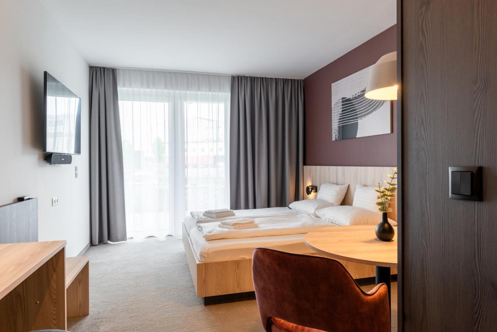 Hotel Novapart Stay Smart Велс Екстериор снимка