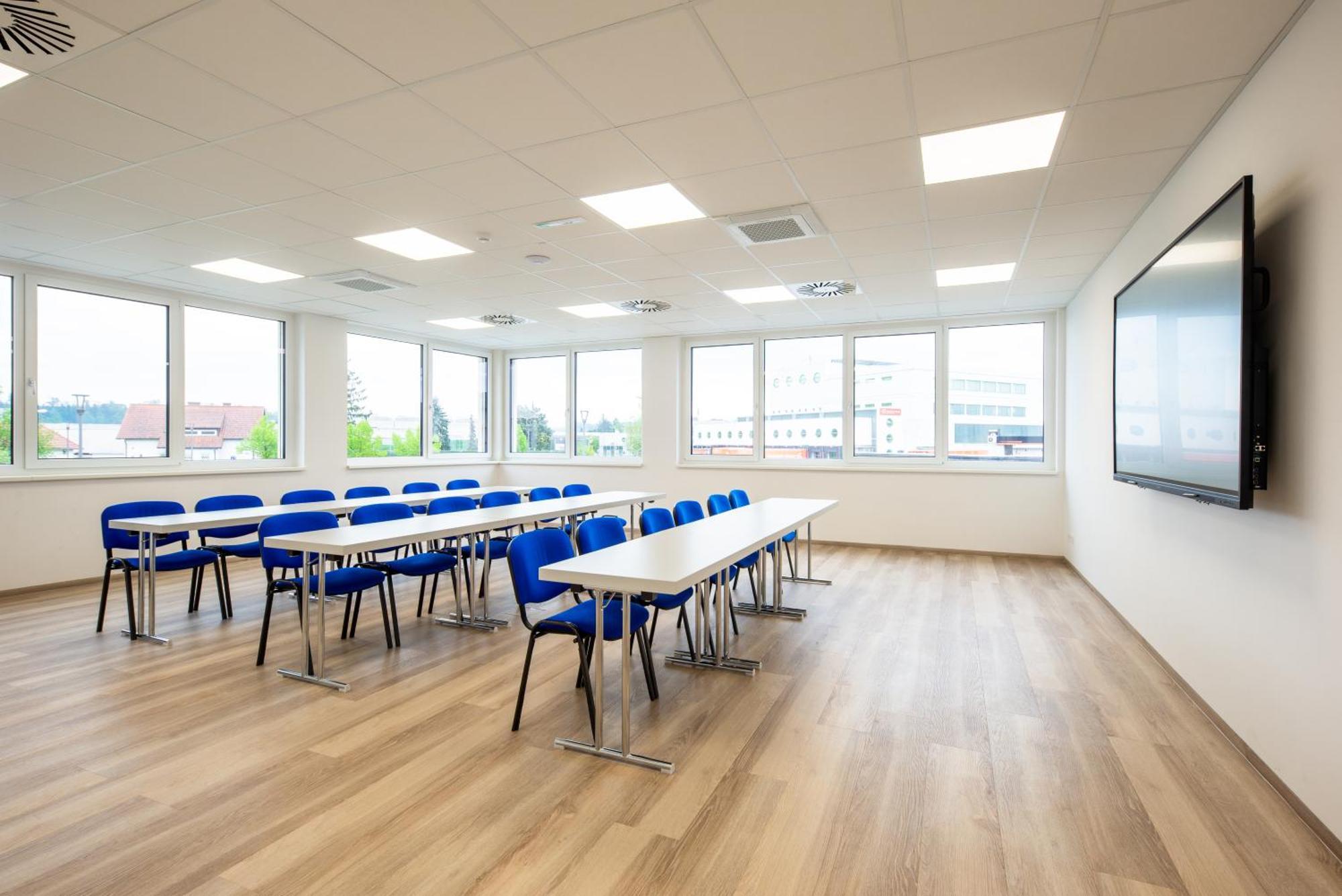 Hotel Novapart Stay Smart Велс Екстериор снимка
